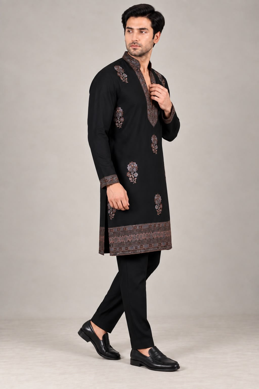 Paisley Embroidered Kurta Set 2