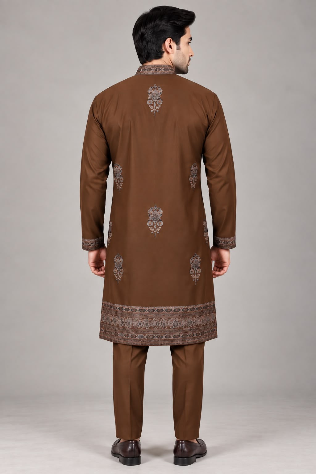 Paisley Embroidered Kurta Set 2