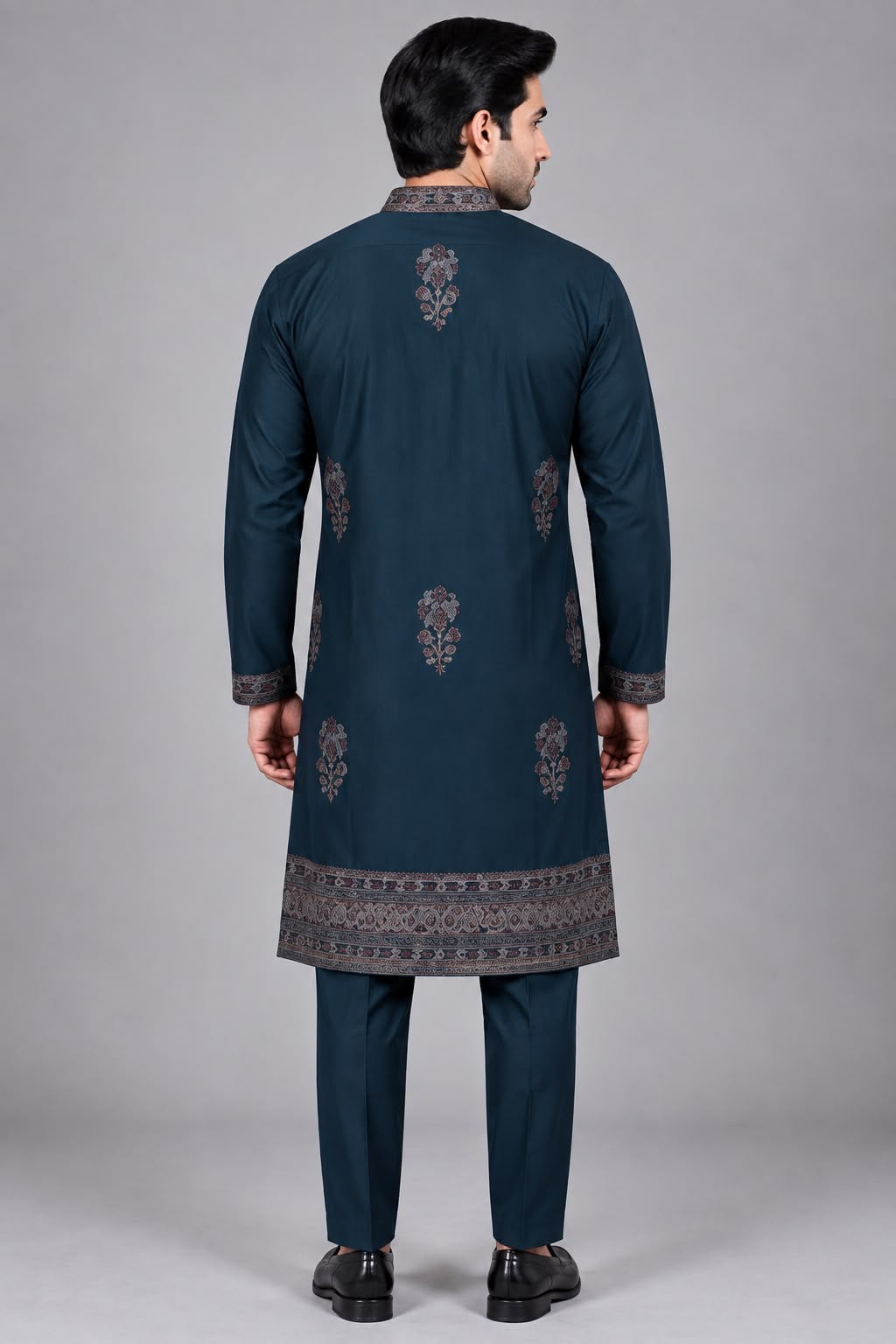 Paisley Embroidered Kurta Set 2